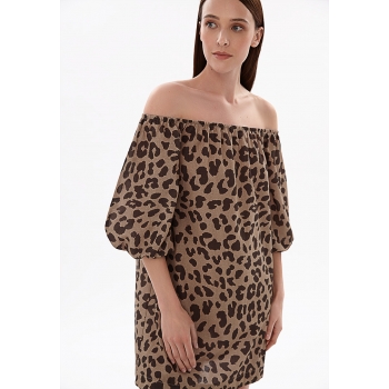 Vestido con estampado animal y mangas voluminosas