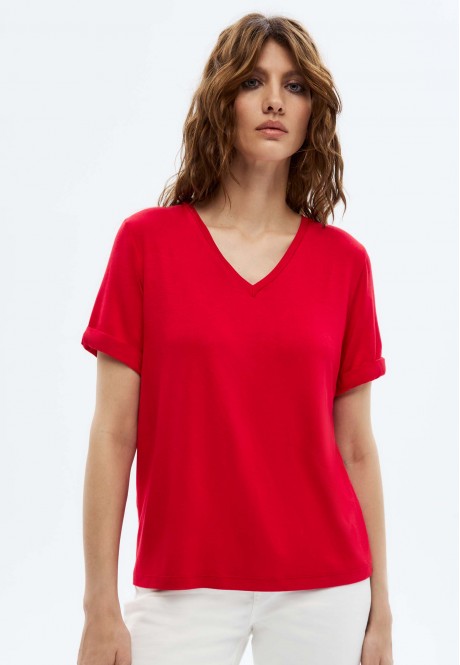 Эмэгтэй футболк улаан өнгөтэй 