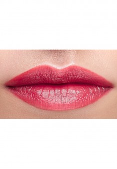 Glammy Lipstick shade Berry