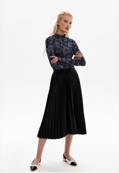 Pleated skirt black
