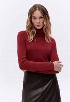 Turtleneck in Ribbed Jersey red