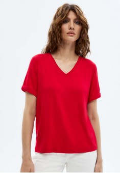 Эмэгтэй футболк улаан өнгөтэй 