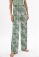 Pantalones con estampado floral color pistacho