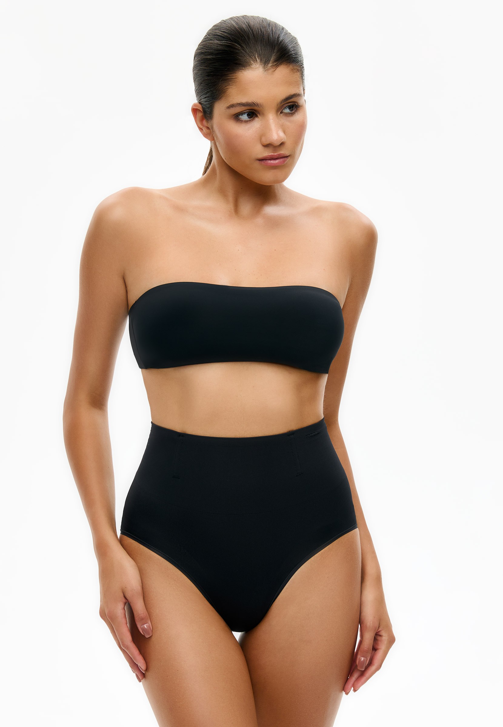 Жетілген аналармен топтық порно