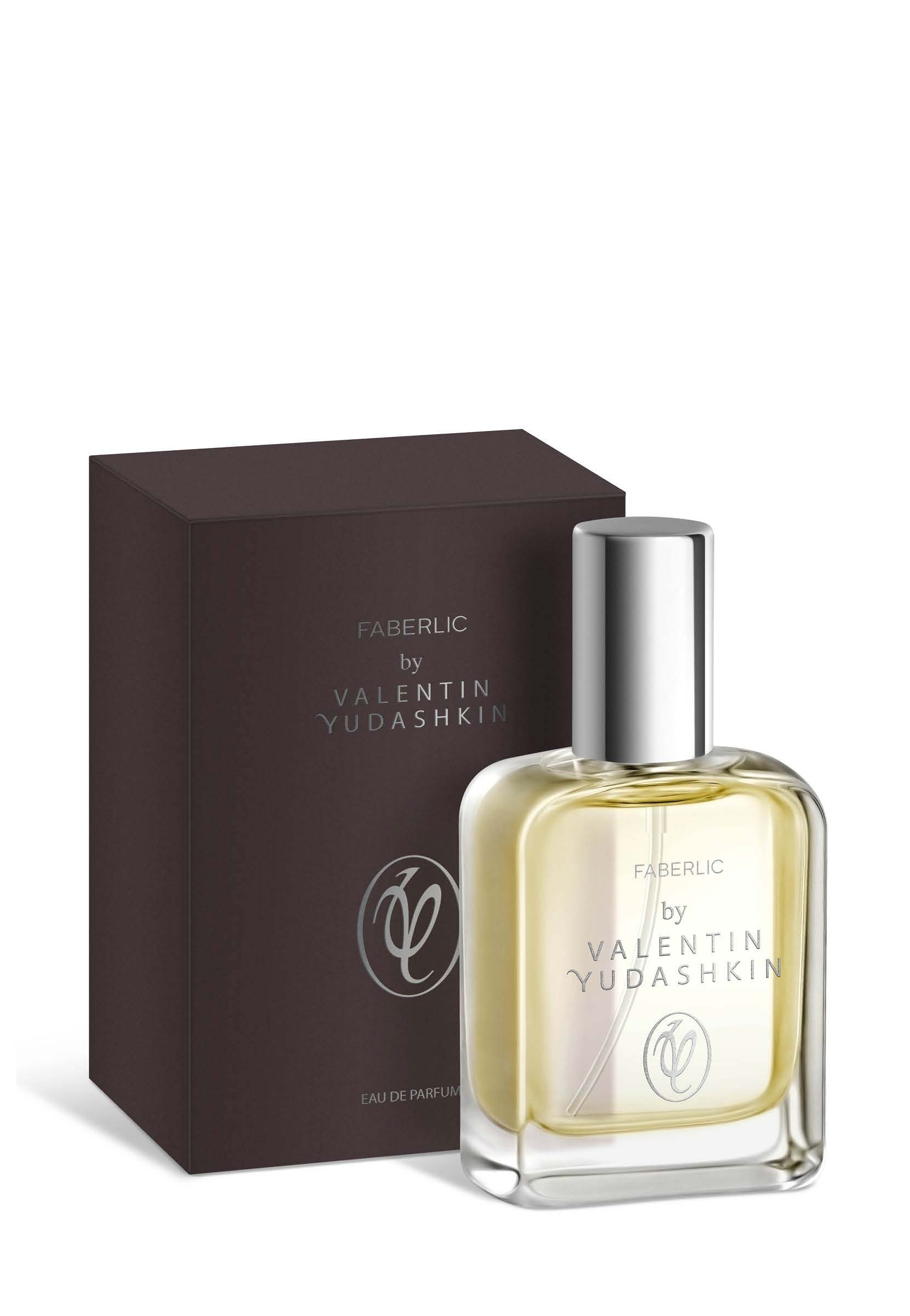 Днепрден порно видеолар Үлкен кеудесі бар сексуалды азиялық әйелдермен порно